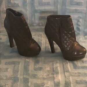 Steve Madden quilted platform boots with zipper .